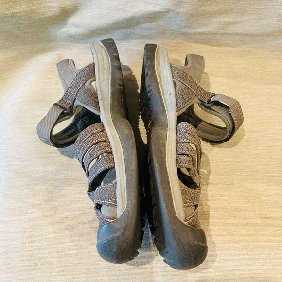 KEEN Sz 7 Rose Suede Vibram Sole Hook & Loop Closure Hiking Walking Sandals - Picture 5 of 11